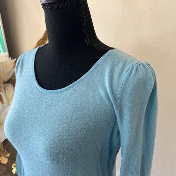 Talbots Pure Merino Wool Sky Blue Pearl Accent Sweater size Petite Medium NWOT - Picture 2 of 9